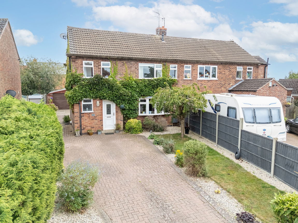 Thornton Crescent, LE16 7TA
