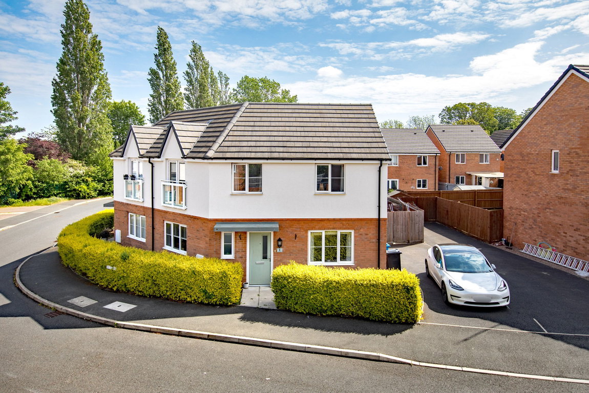 Acorn Way, NN18 9FA
