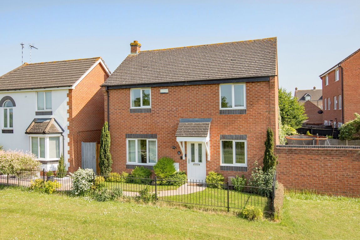 Osbourne Close, NN18 8PJ