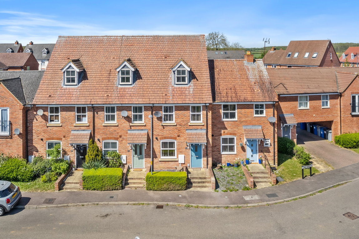 Rose Hill Way, NN14 1TT